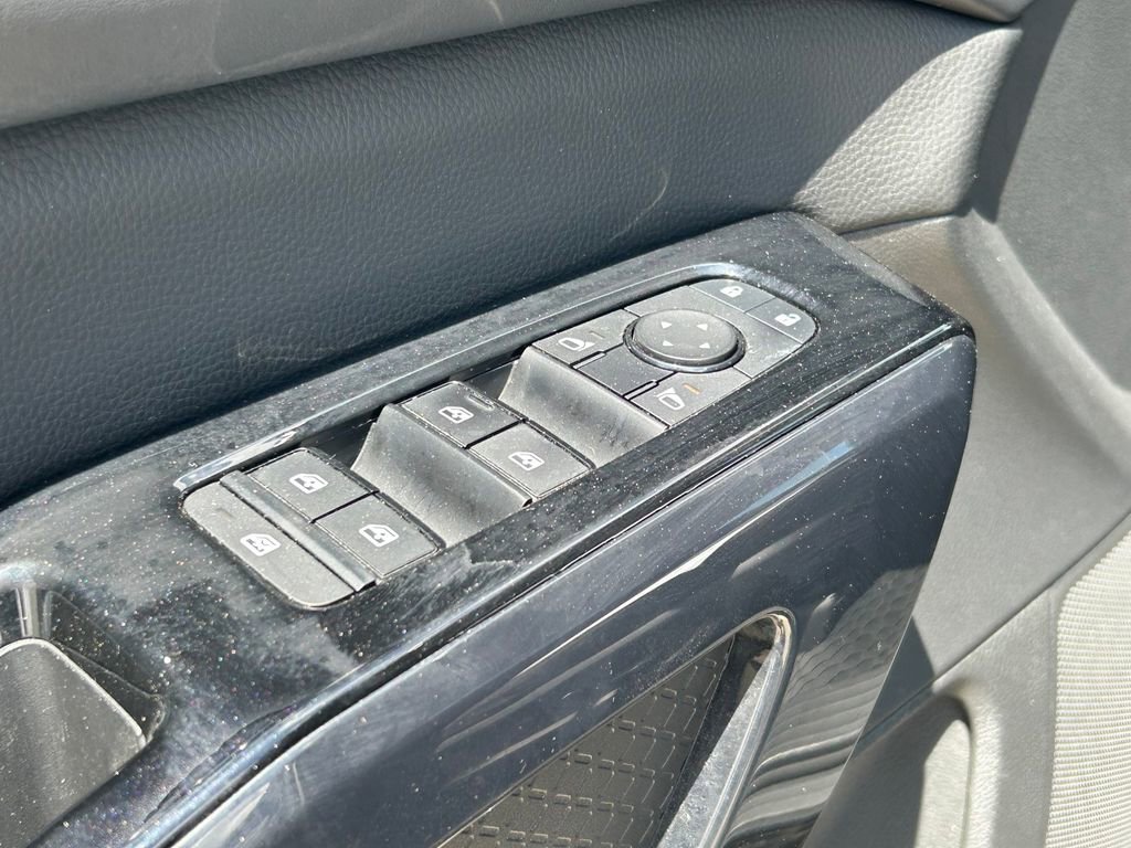 Used 2022 Nissan Pathfinder SV FWD image 22