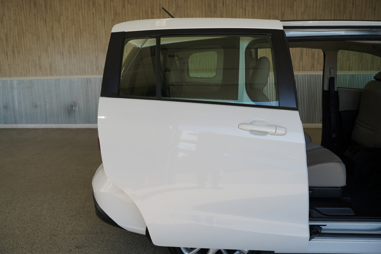 Used 2014 MAZDA MAZDA5 Grand Touring image 35