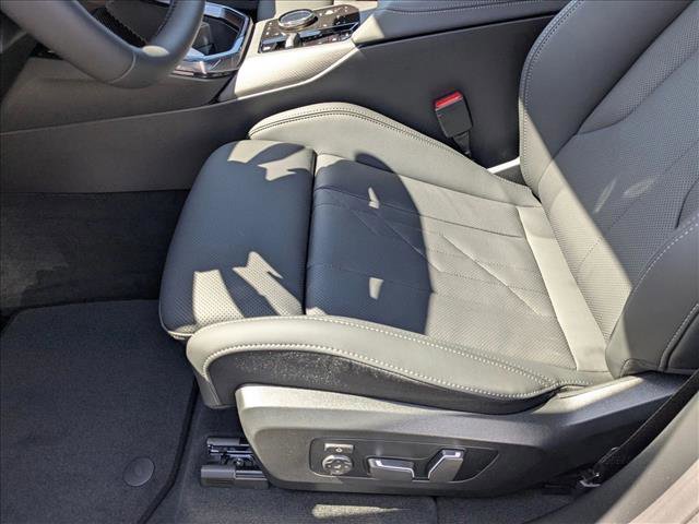 Used 2025 BMW X3 xDrive30i w/ Premium Package image 4