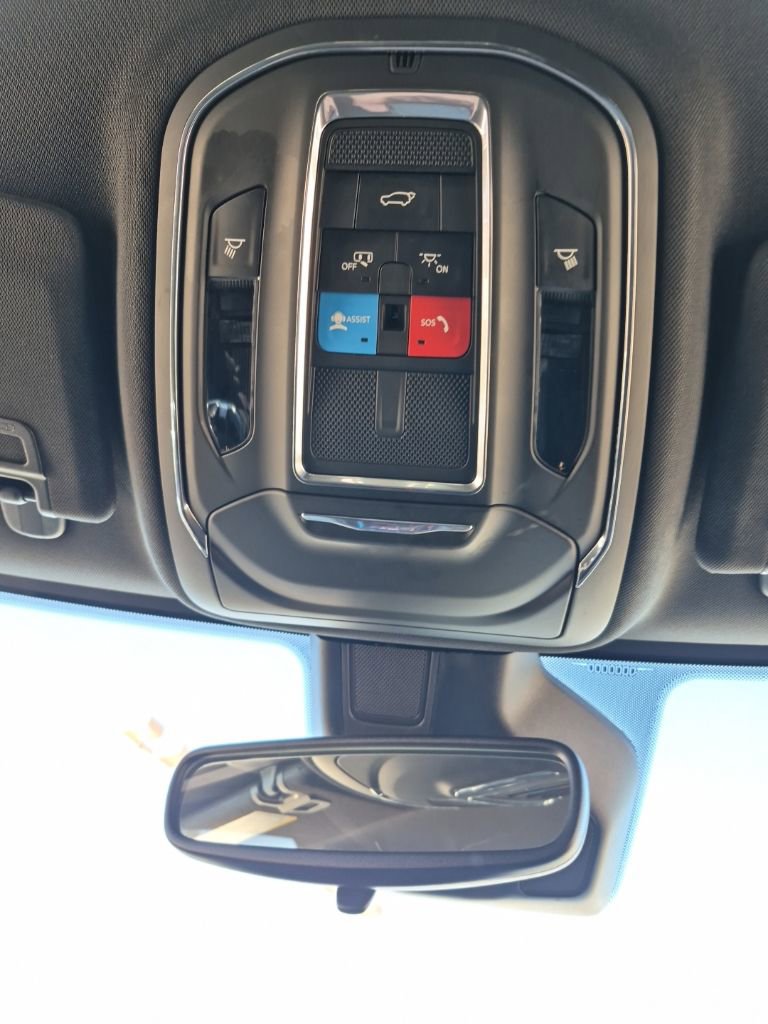Used 2023 Jeep Grand Cherokee L Altitude AWD/4WD image 52