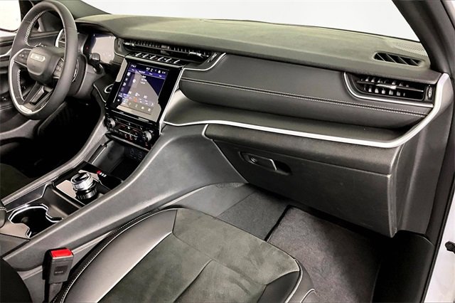 Used 2025 Jeep Grand Cherokee Altitude w/ Trailer Tow Package image 26