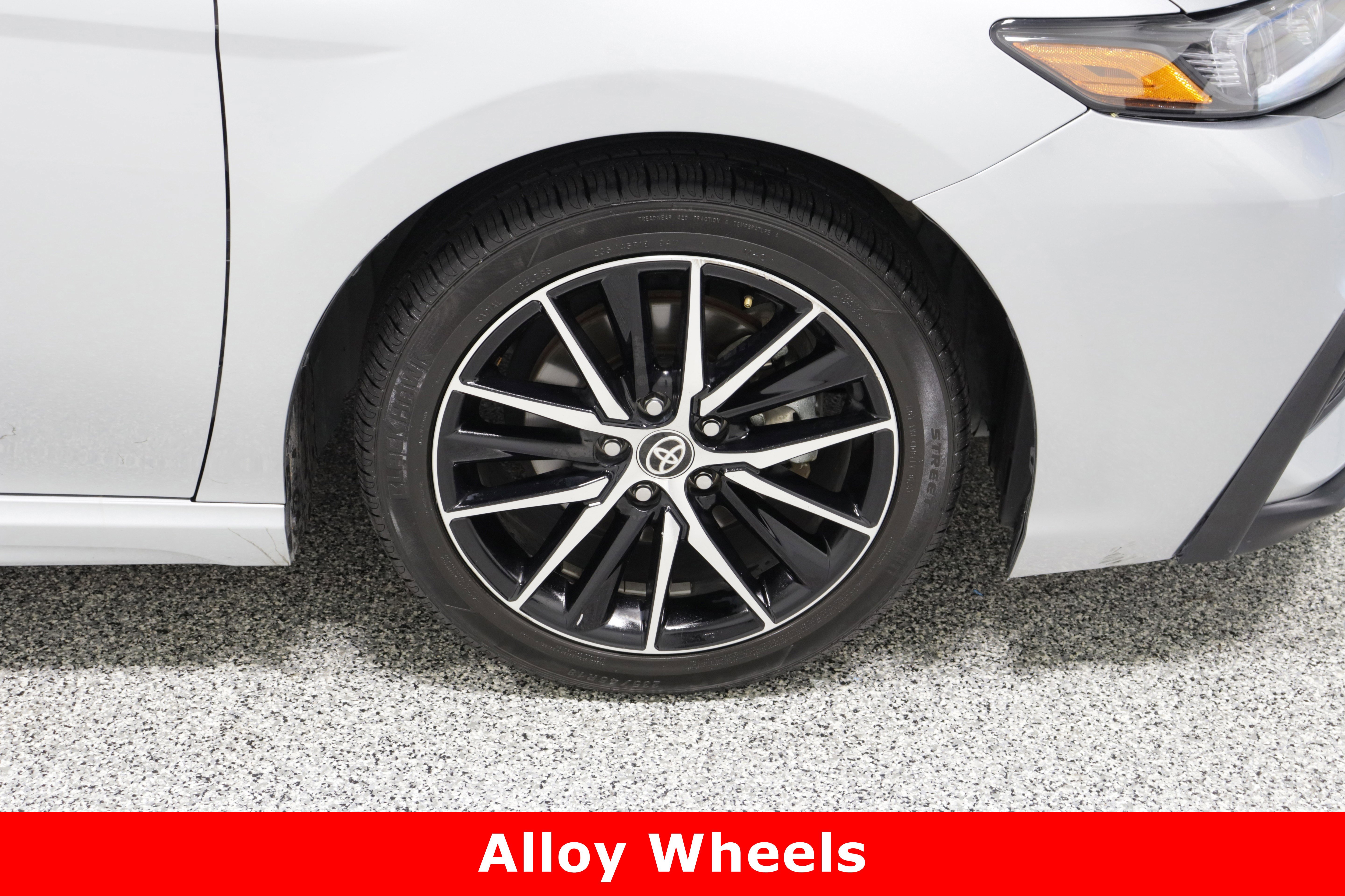 Used 2024 Toyota Camry SE image 5