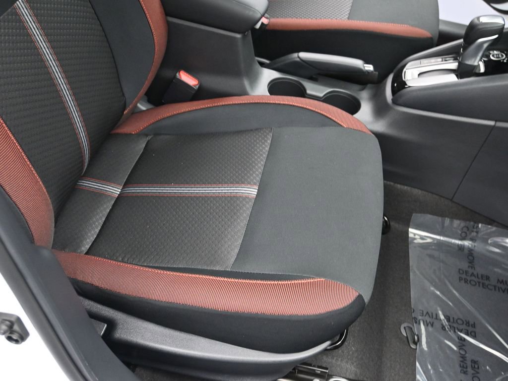 New 2025 Nissan Versa SR w/ Trunk Package FWD image 29