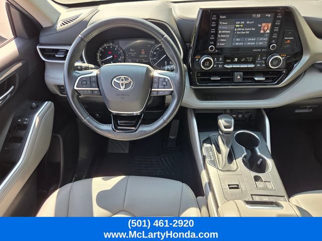 Used 2021 Toyota Highlander XLE FWD image 14