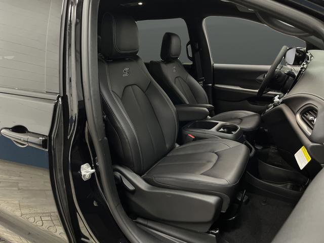 New 2026 Chrysler Pacifica Select w/ S Appearance Package image 29