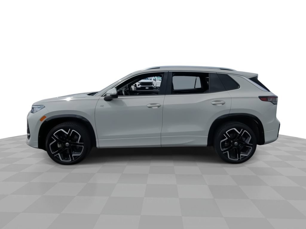 Used 2025 Volkswagen Tiguan SEL R-Line AWD/4WD image 5