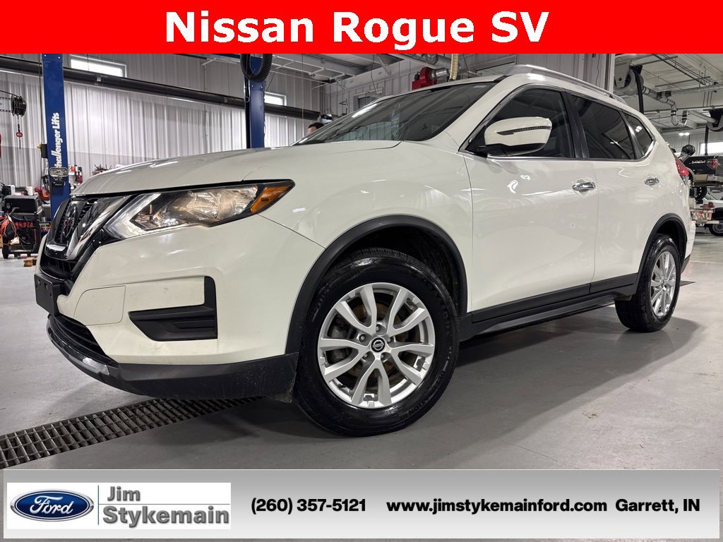 Used 2017 Nissan Rogue SV image 1