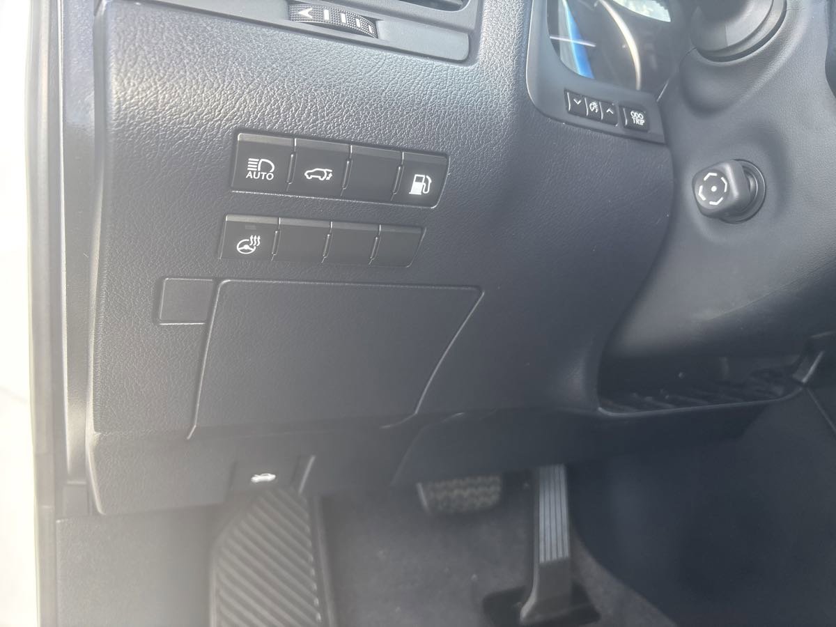 Used 2018 Lexus RX 450hL Premium image 10