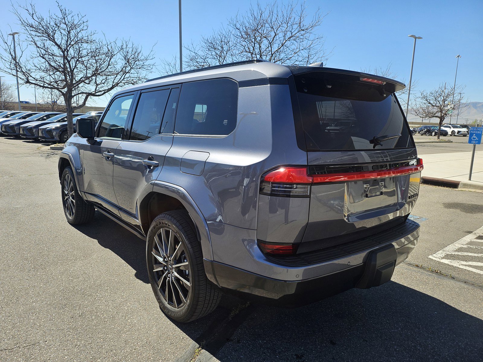 Used 2026 Lexus GX 550 w/ Cold Area Package image 8
