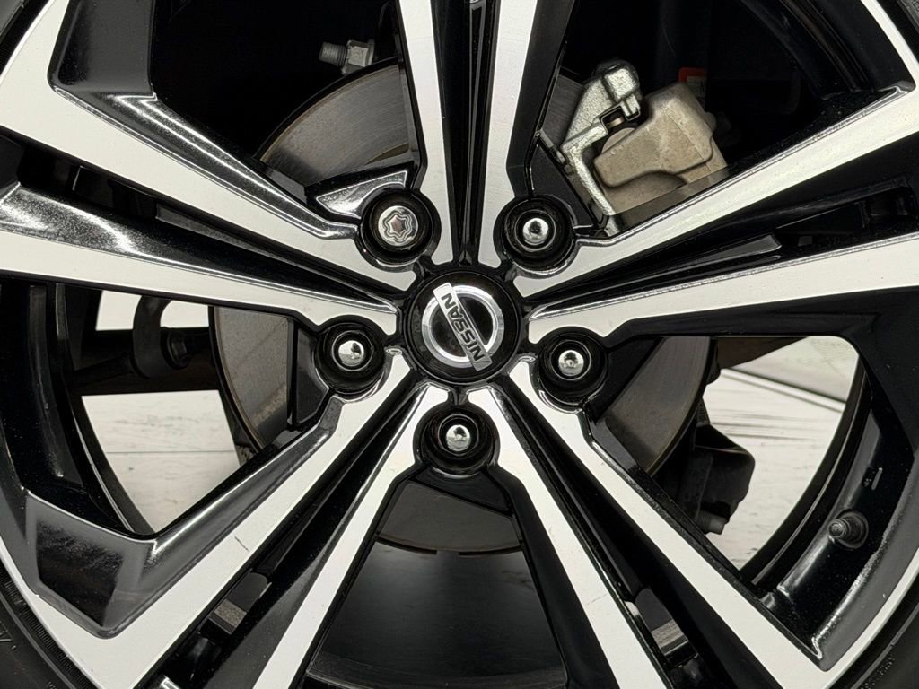 Used 2020 Nissan Sentra SR w/ Premium Package image 15