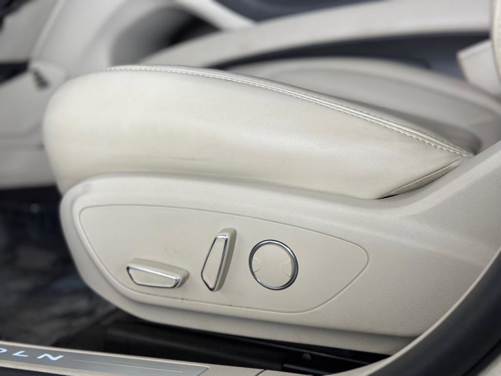 Used 2017 Lincoln MKZ Premiere image 26