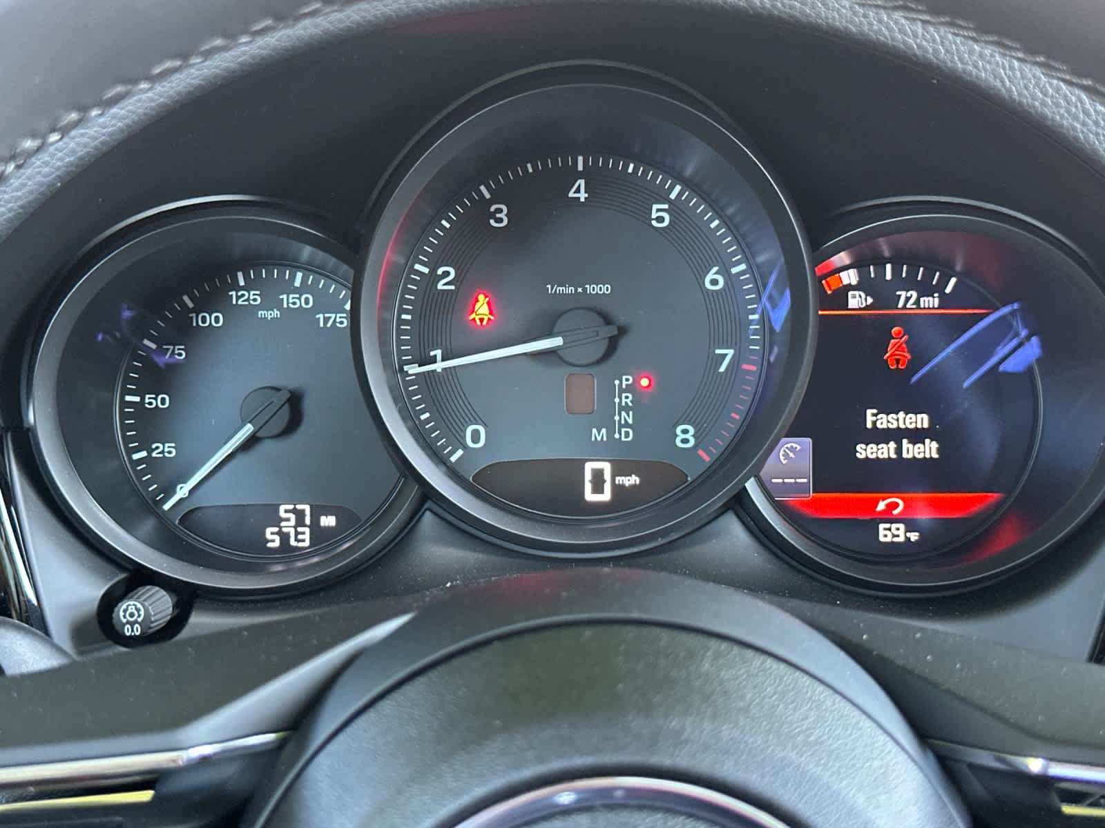 Certified 2025 Porsche Macan AWD/4WD image 29
