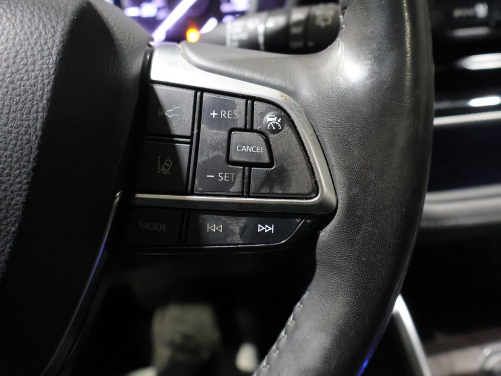 Used 2020 Toyota Highlander Platinum image 40