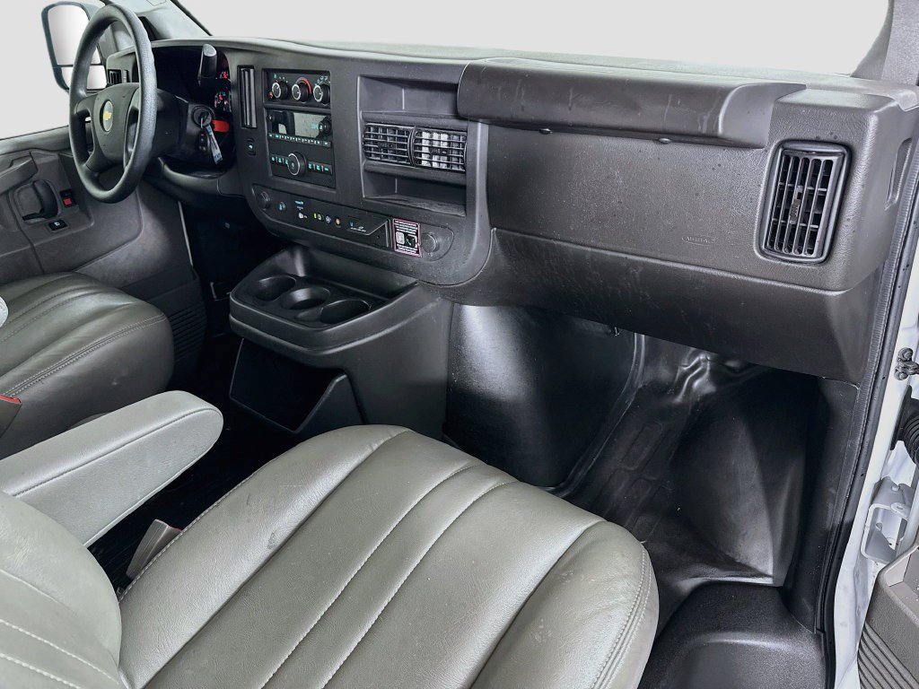 Used 2025 Chevrolet Express 2500 RWD image 22