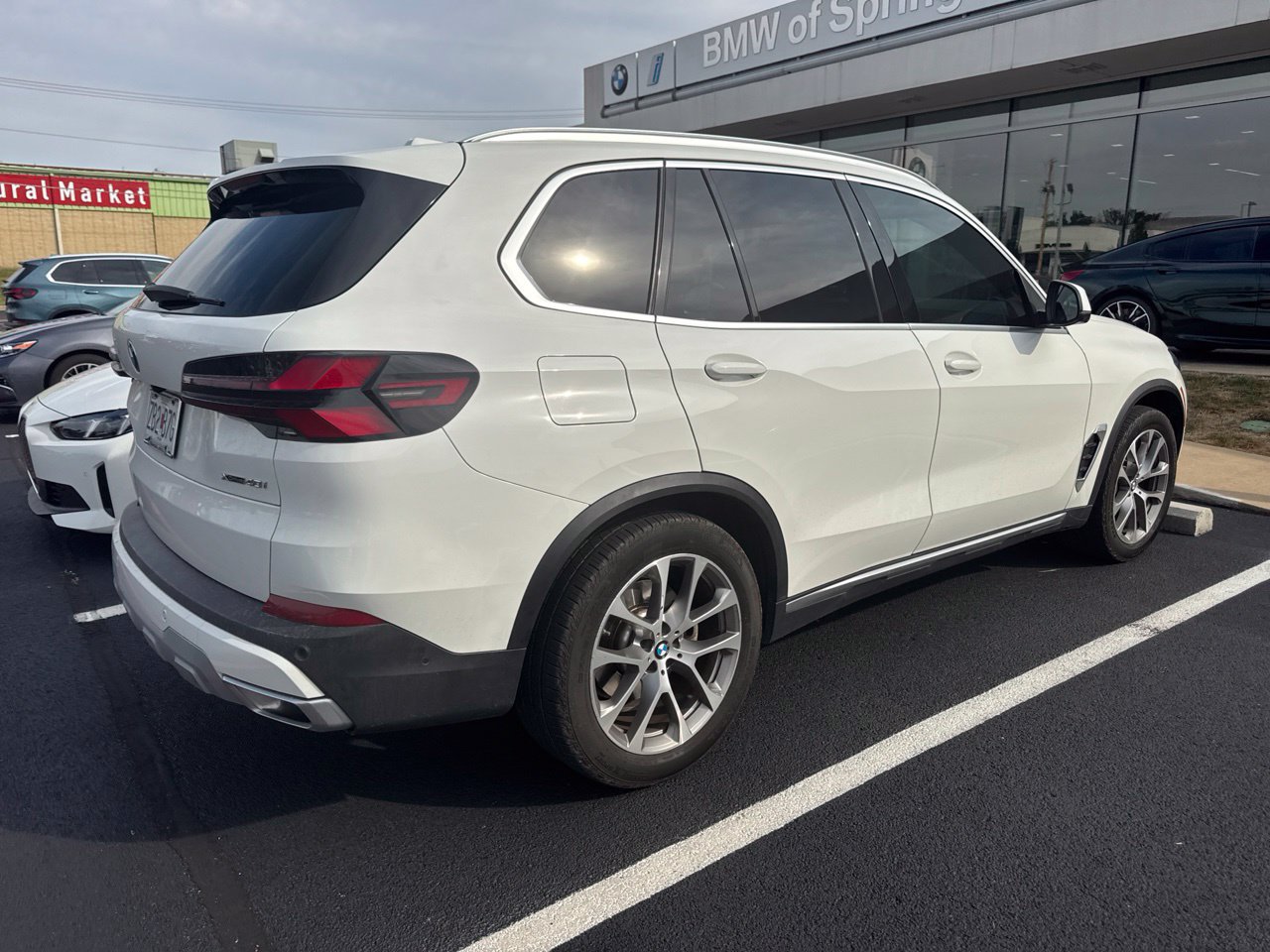 Used 2025 BMW X5 xDrive40i w/ Parking Assistance Package AWD/4WD image 3