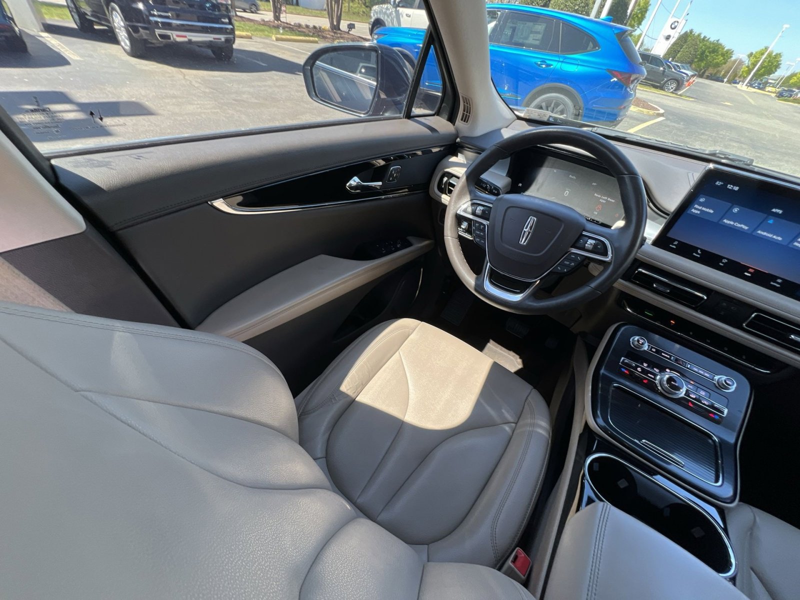 Used 2022 Lincoln Nautilus AWD image 4