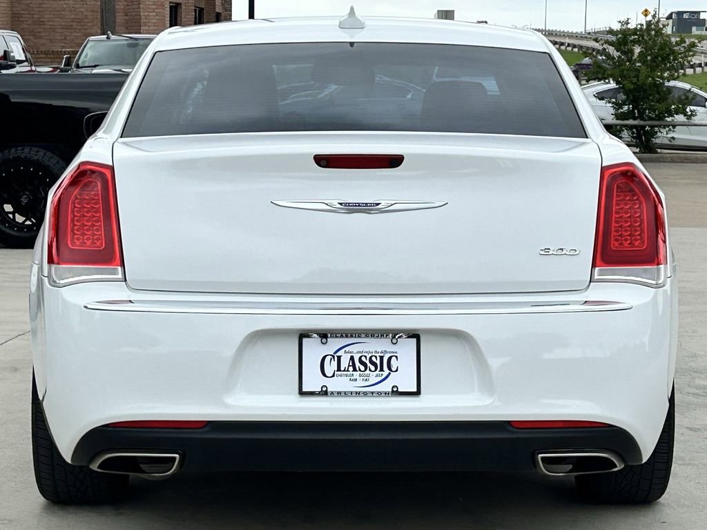 Used 2019 Chrysler 300 Limited image 5