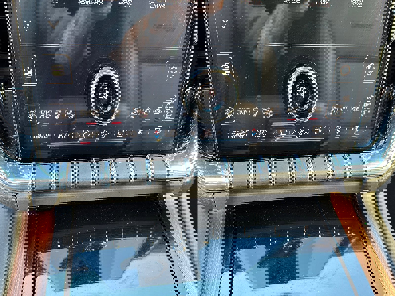 Certified 2025 GMC Yukon Denali image 34