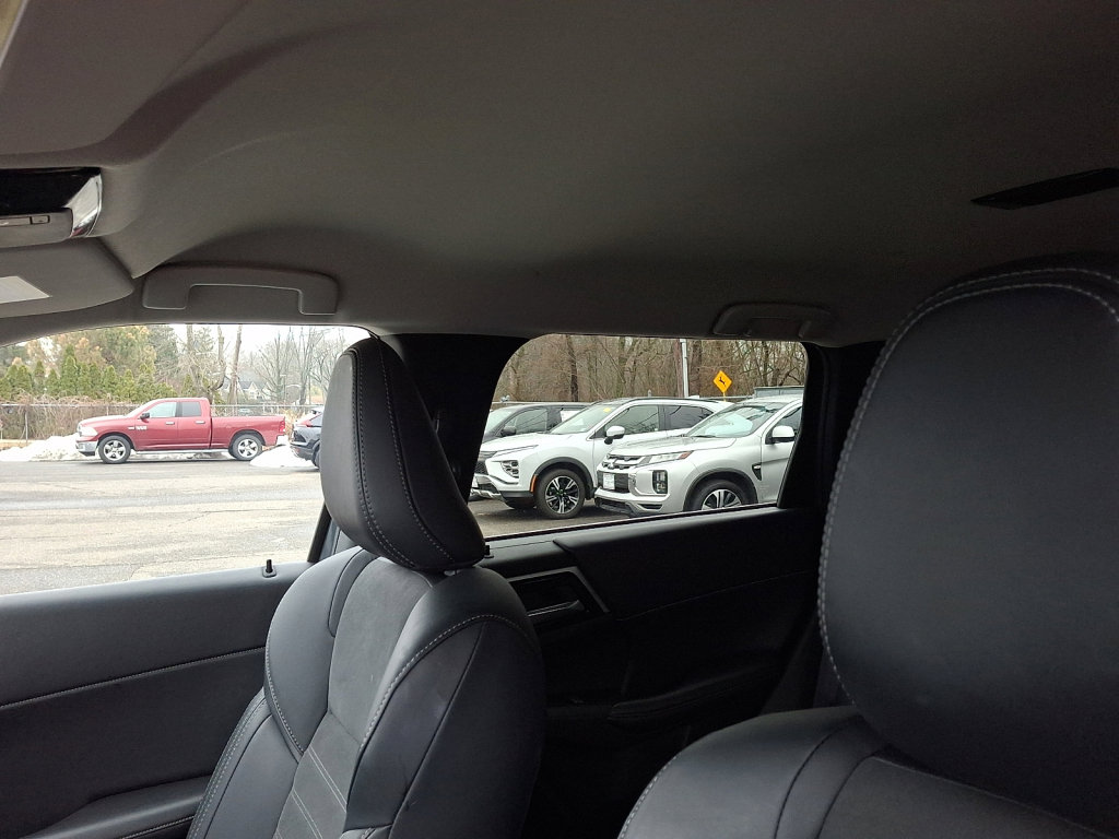 Used 2025 Mitsubishi Outlander SE AWD/4WD image 24