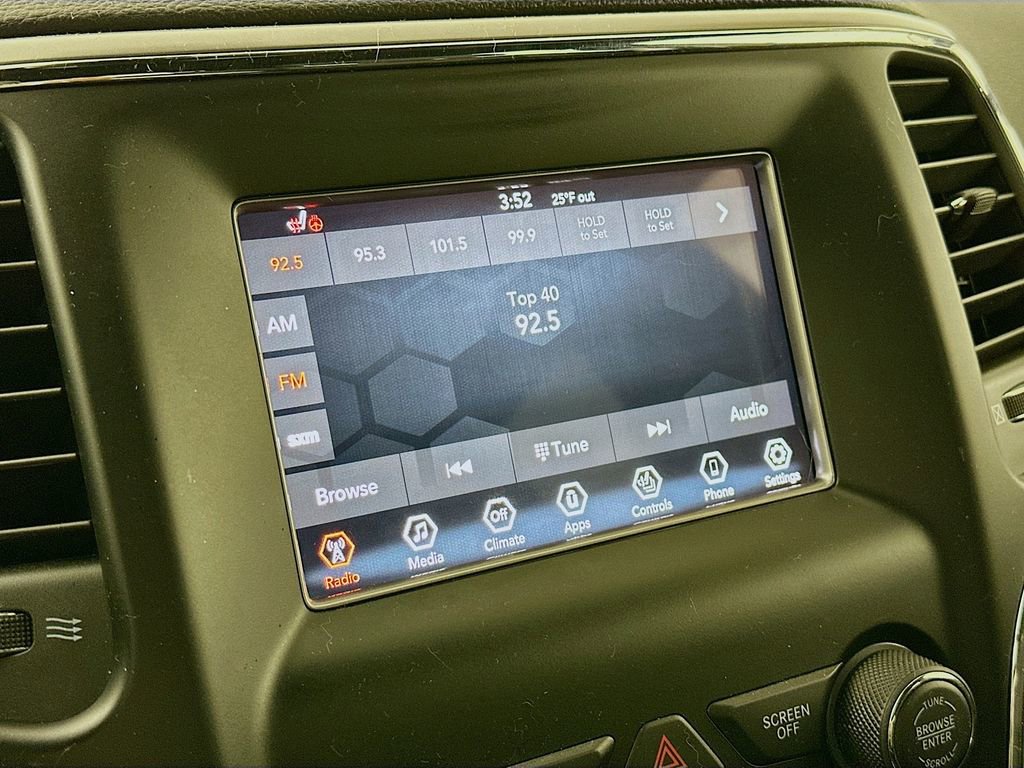 Certified 2021 Jeep Grand Cherokee Laredo w/ Security & Convenience Group image 21