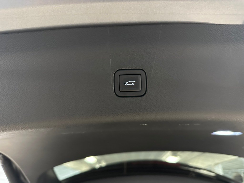 Used 2020 Buick Enclave Avenir w/ Avenir Technology Package AWD/4WD image 27
