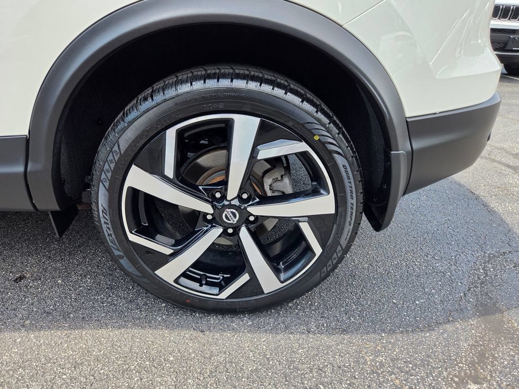 Used 2022 Nissan Rogue Sport SL AWD/4WD image 14