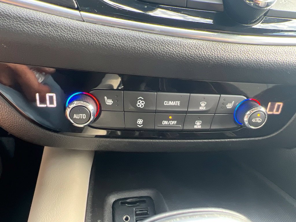 Used 2020 Buick Enclave Essence FWD image 32