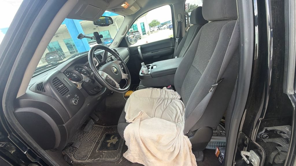 Used 2008 Chevrolet Silverado 1500 LT w/ Texas Edition RWD image 3