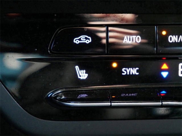 Used 2023 Buick Envision Essence image 21