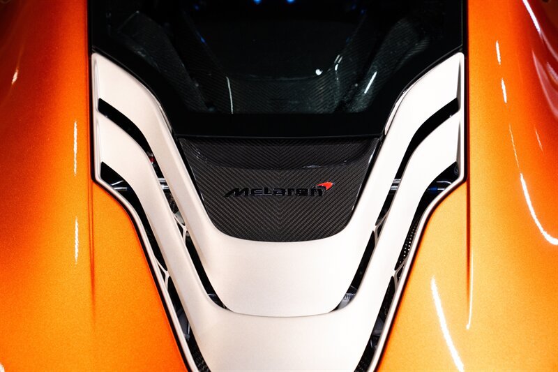 Used 2014 McLaren P1 RWD image 18