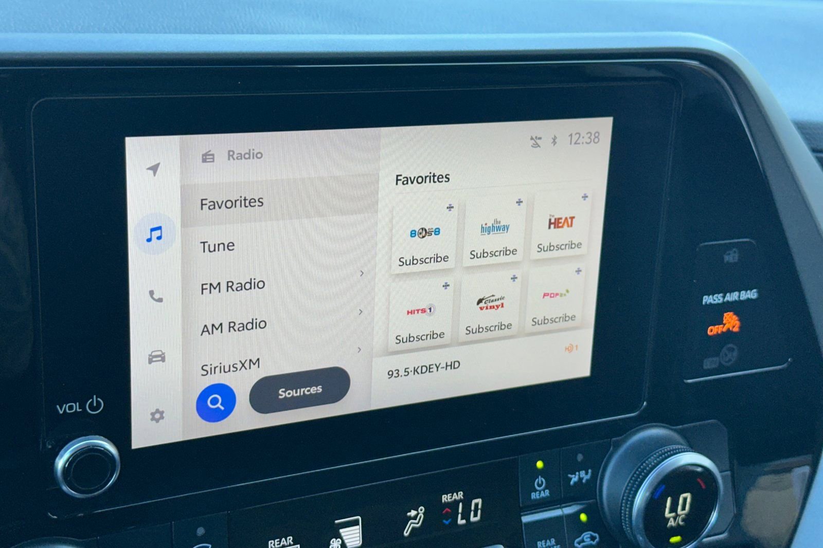 Used 2023 Toyota Highlander LE w/ Protection Package #3 (TMS) image 19