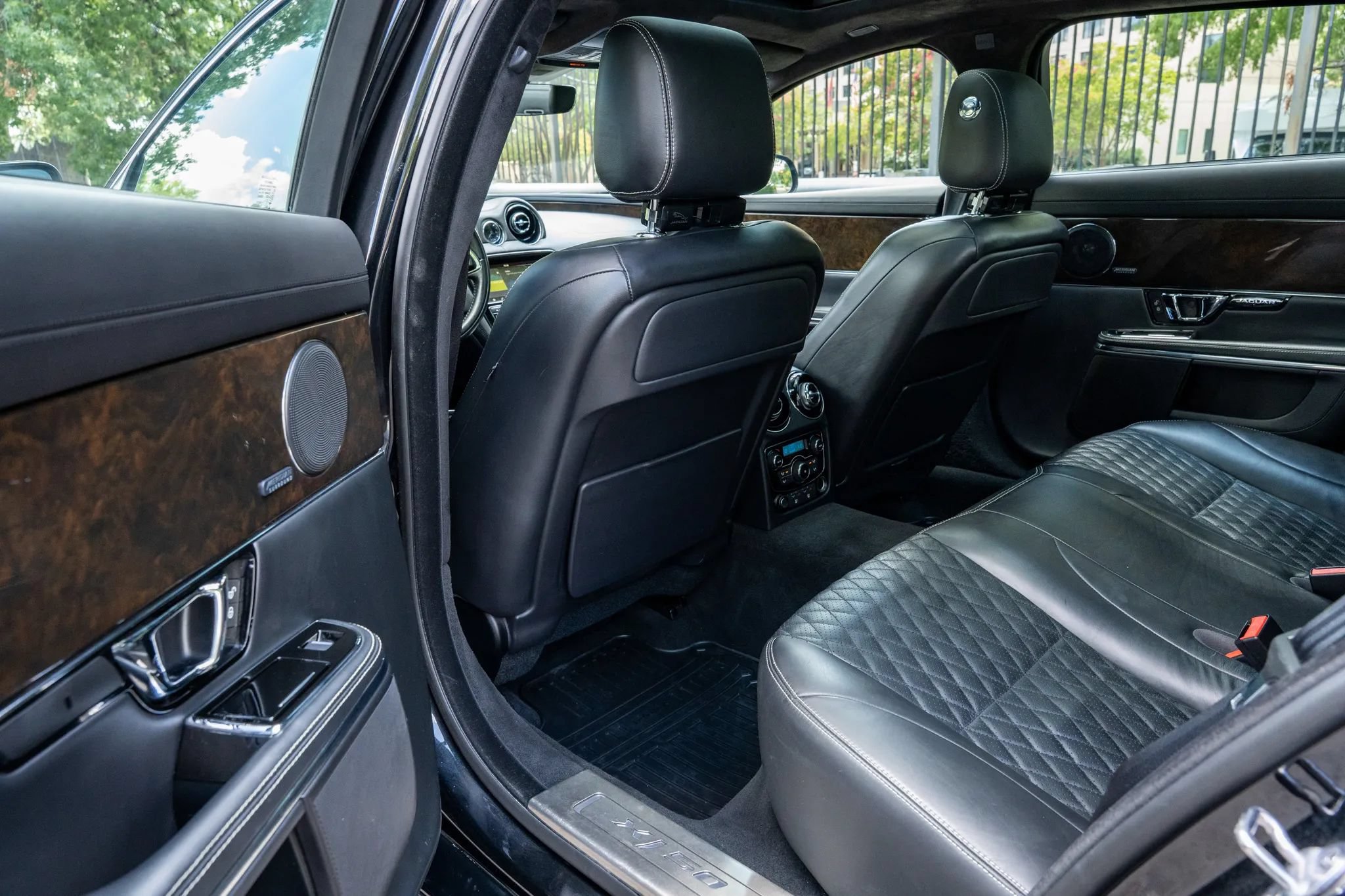 Used 2019 Jaguar XJ L Supercharged RWD image 13