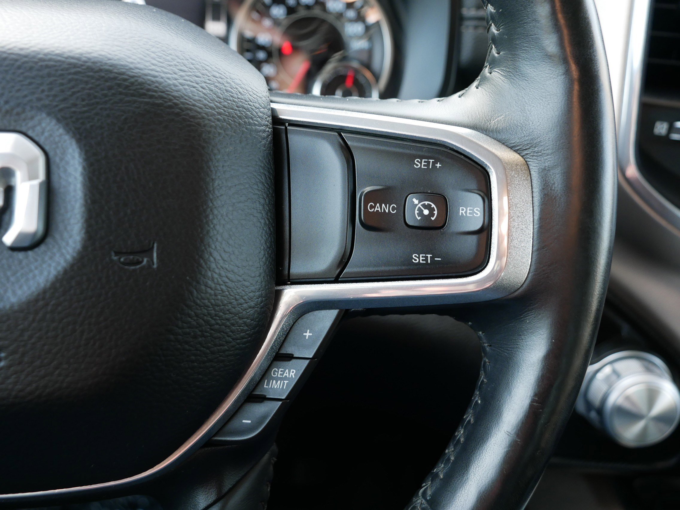Used 2019 RAM 1500 Laramie image 30