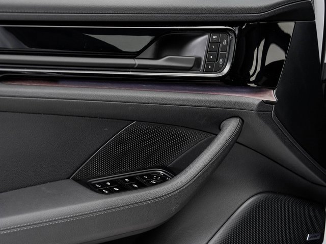 Used 2025 Porsche Panamera 4 image 8