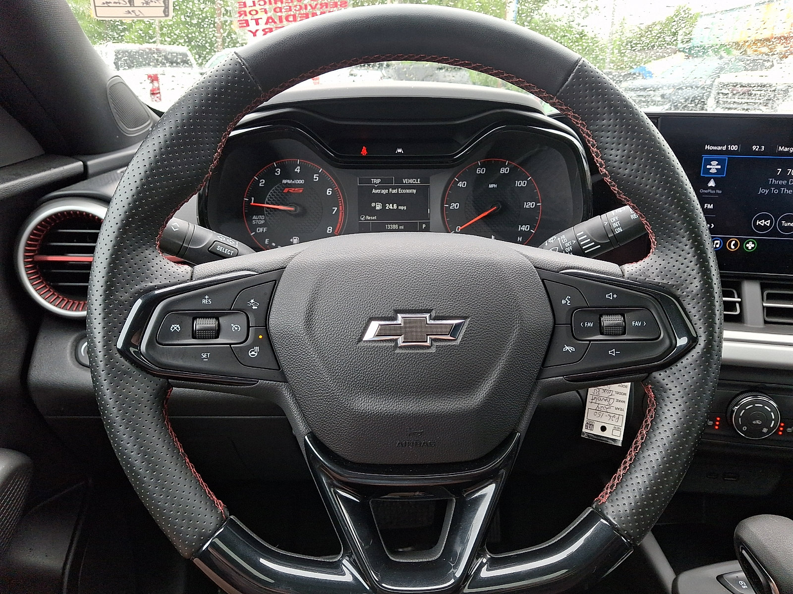 Certified 2024 Chevrolet Trax RS w/ Sunroof Package FWD image 19