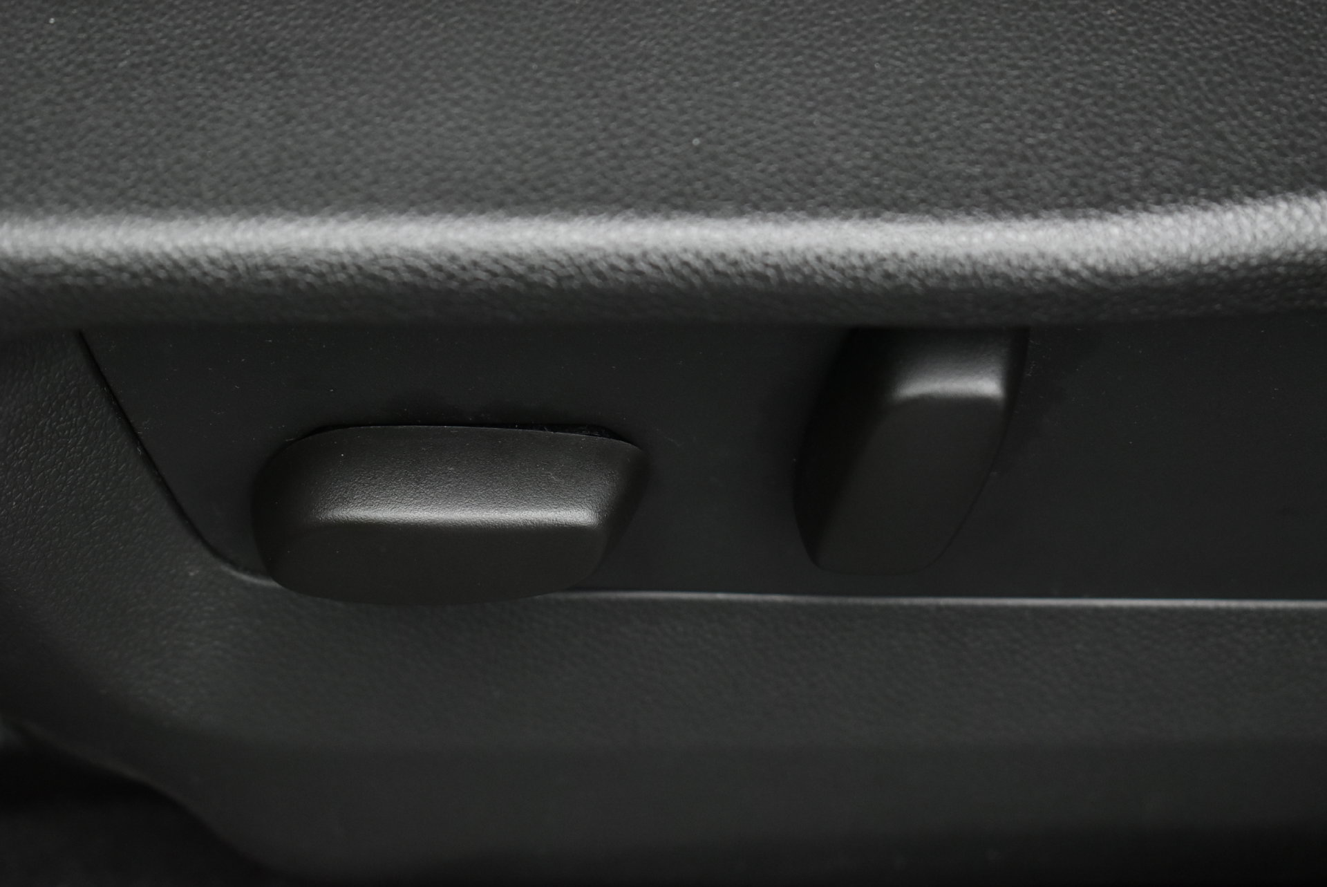 Used 2023 Buick Envision Essence AWD/4WD image 14