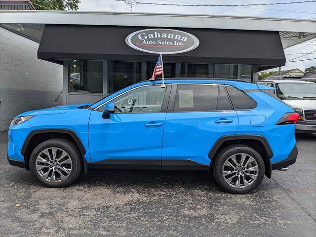 Used 2019 Toyota RAV4 XLE Premium w/ Cold Weather Package AWD/4WD image 2