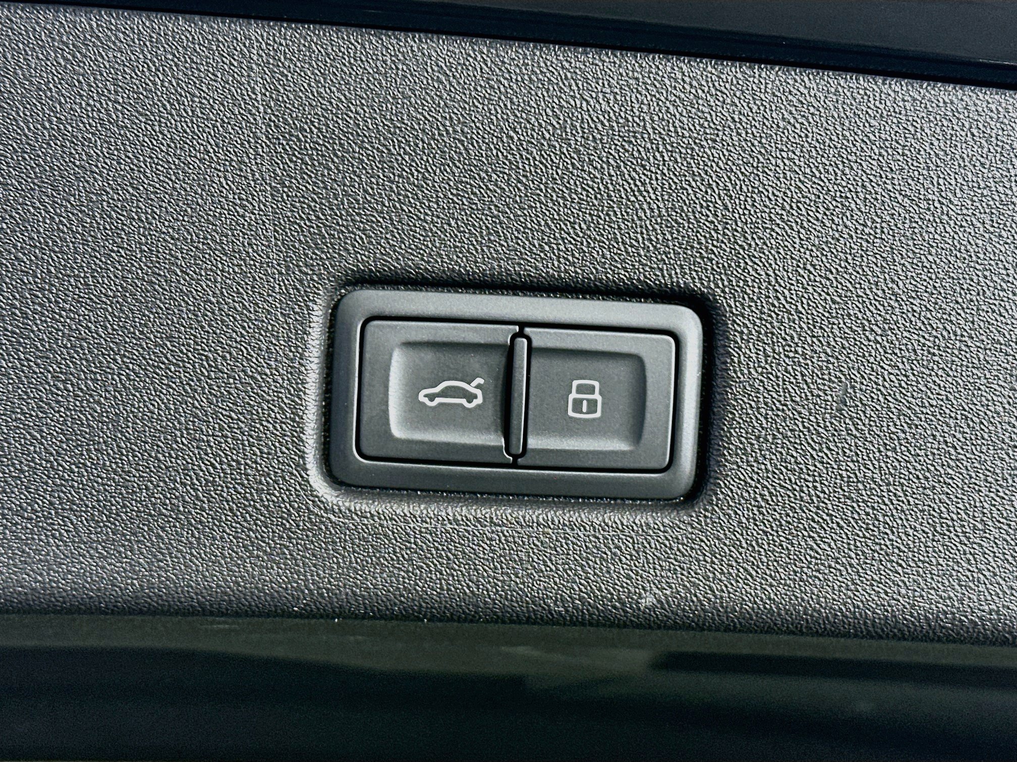 Used 2023 Audi Q4 e-tron Premium Plus RWD image 30