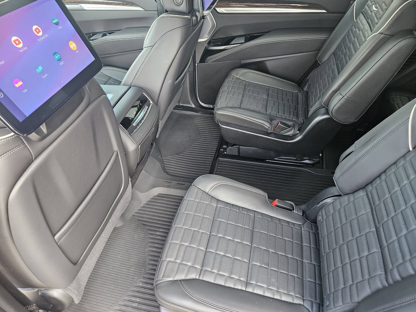 Certified 2025 Cadillac Escalade Sport Platinum w/ LPO, Floor Liner Package AWD/4WD image 31