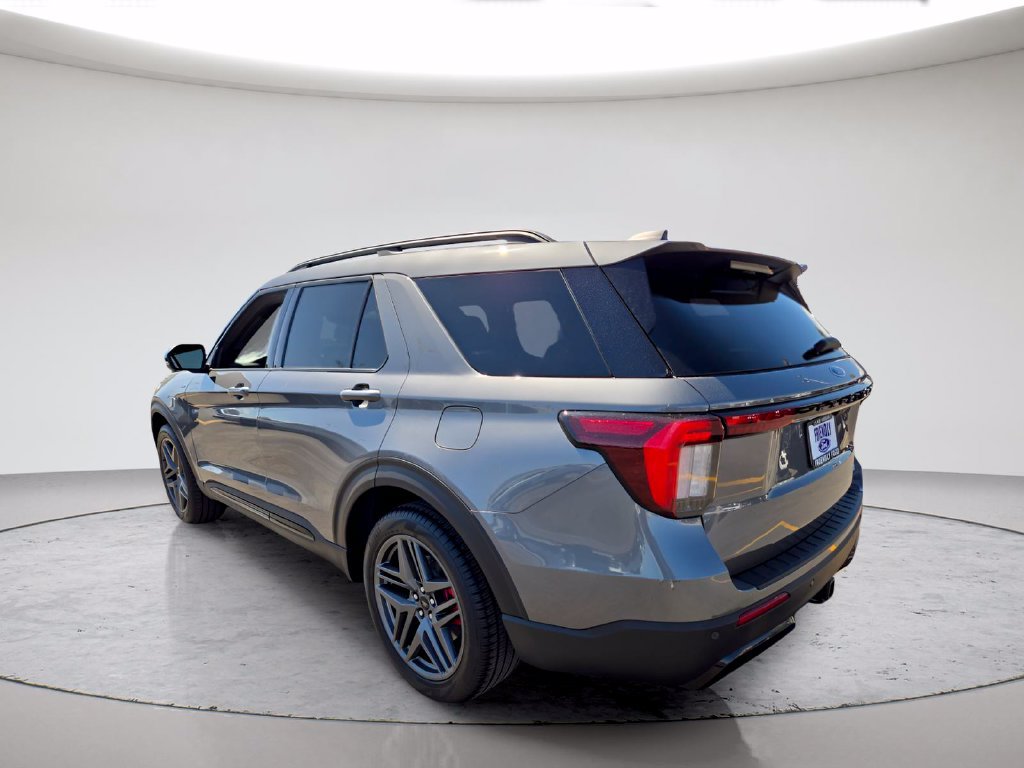 New 2026 Ford Explorer ST-Line w/ ST-Line Street Pack AWD/4WD image 7
