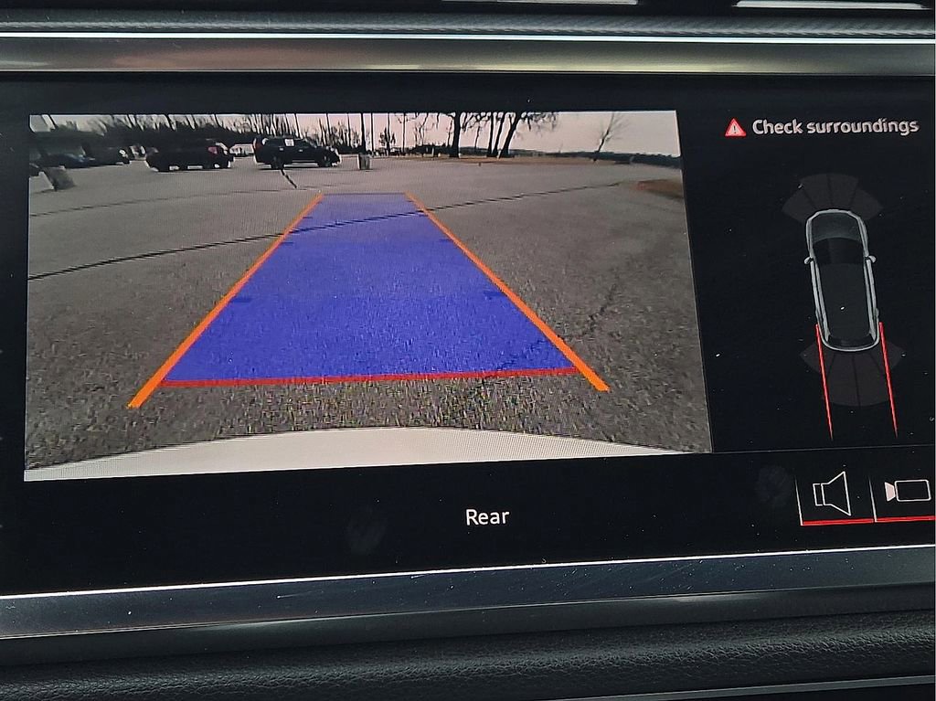 Used 2025 Audi Q3 2.0T Premium image 14