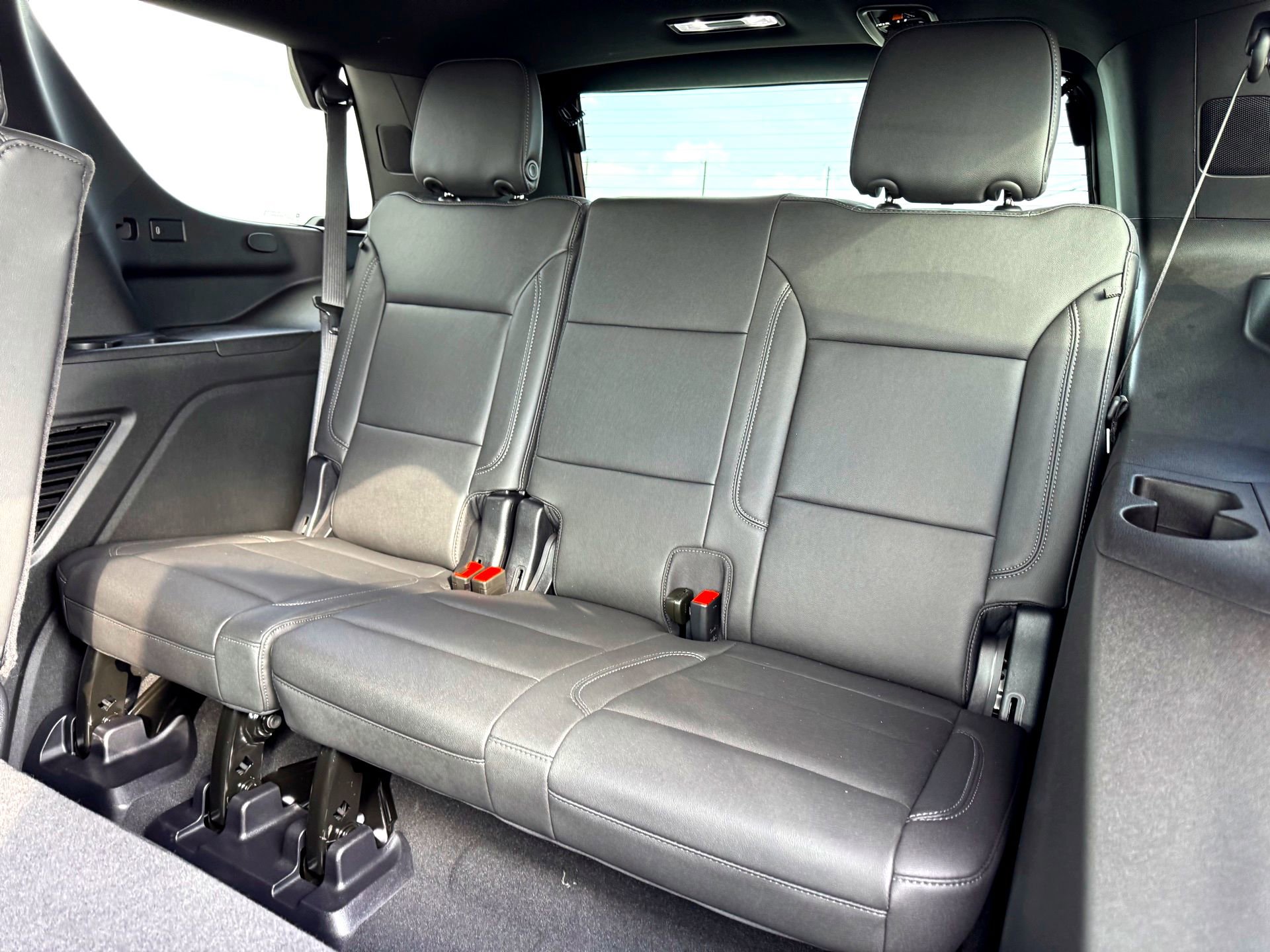 Used 2025 Chevrolet Tahoe LT w/ Comfort Package image 18