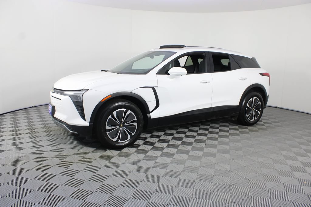 Used 2024 Chevrolet Blazer EV LT AWD/4WD image 2