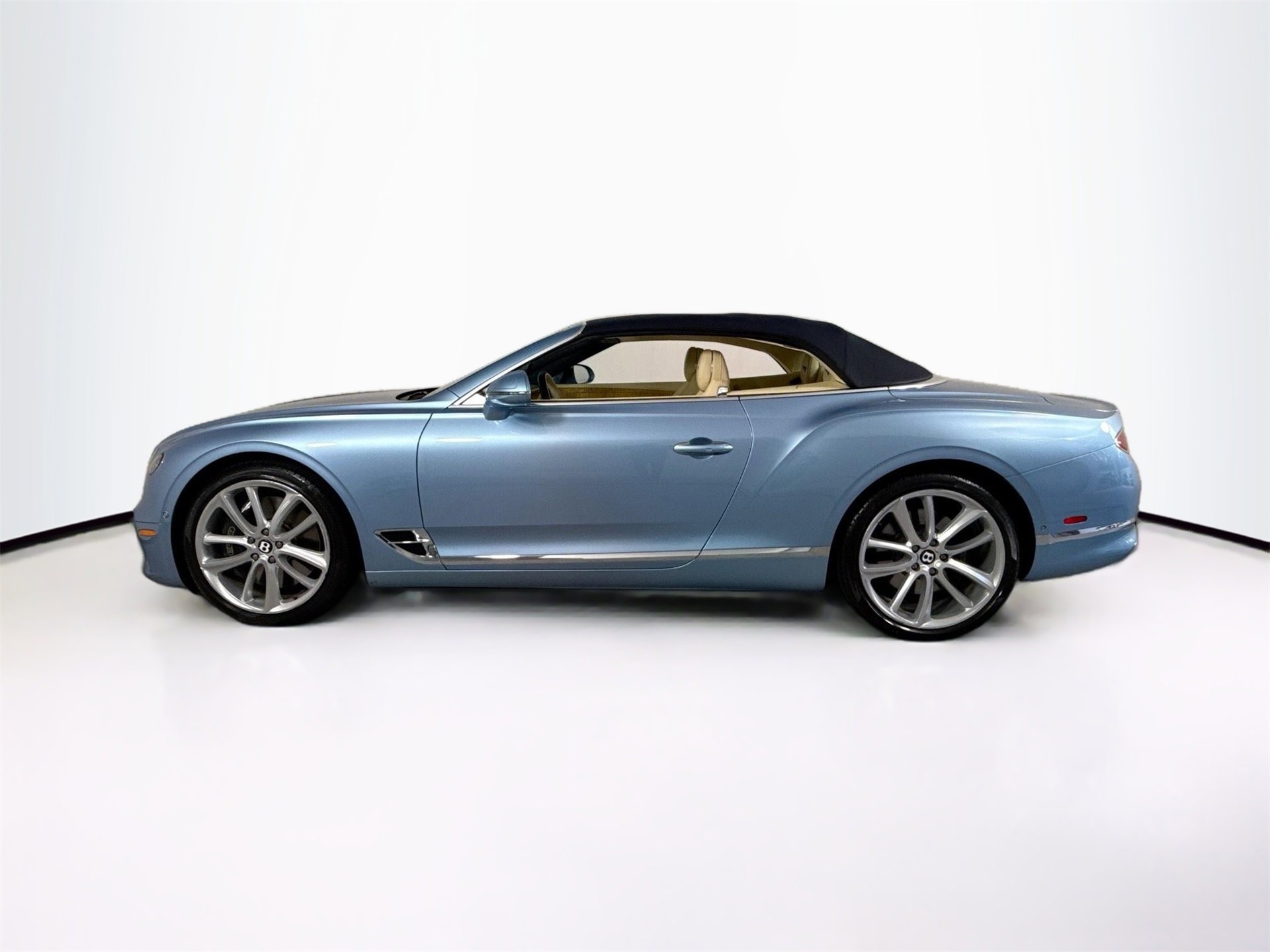 Used 2020 Bentley Continental GT image 4