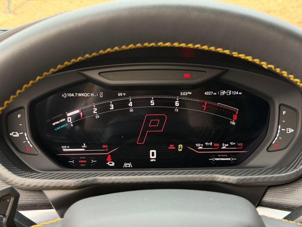 Used 2025 Lamborghini Urus SE image 18