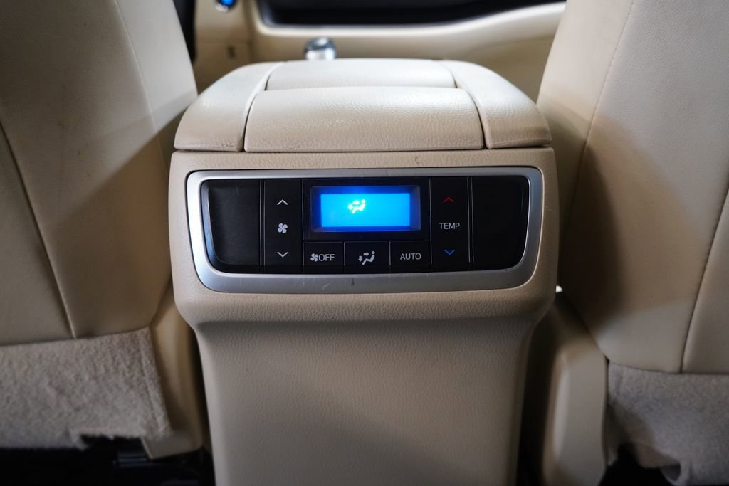 Used 2015 Toyota Highlander XLE image 30