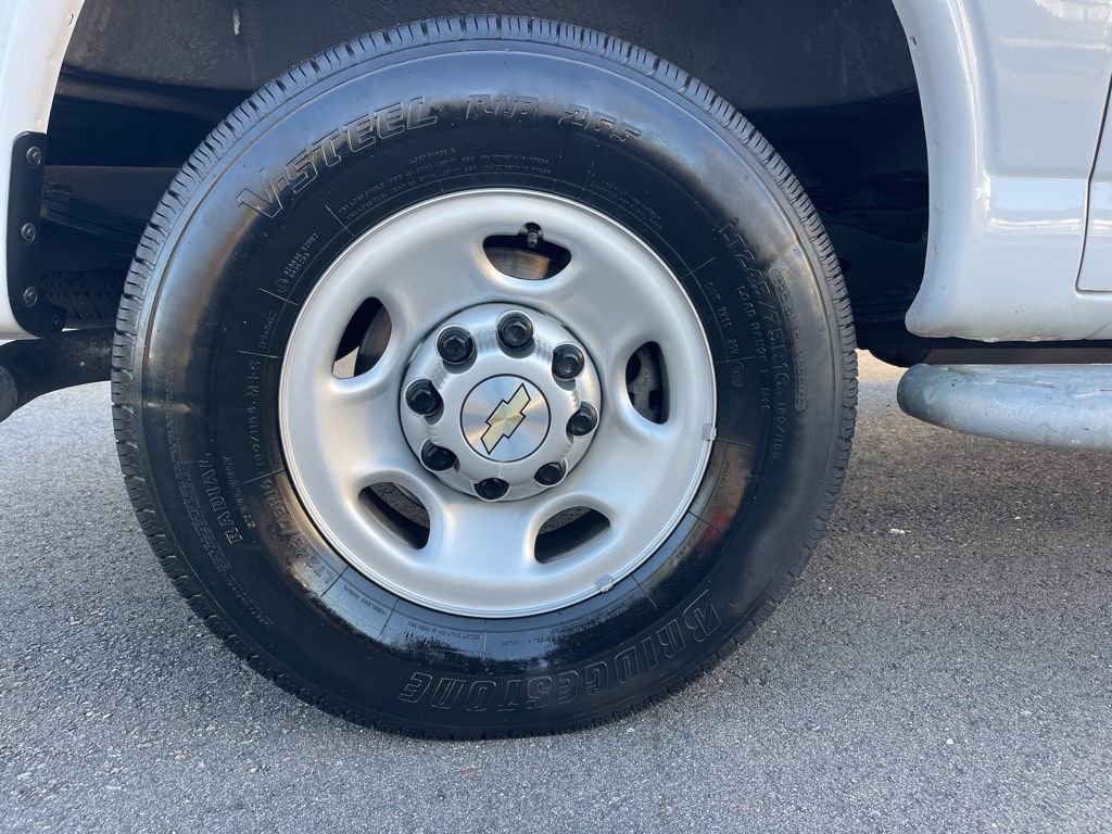 Used 2023 Chevrolet Express 2500 w/ Driver Convenience Package image 21