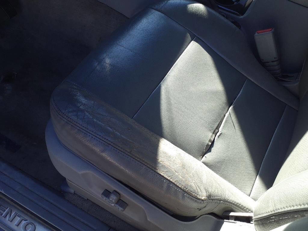 Used 2007 Kia Sorento EX w/ Luxury Pkg image 13