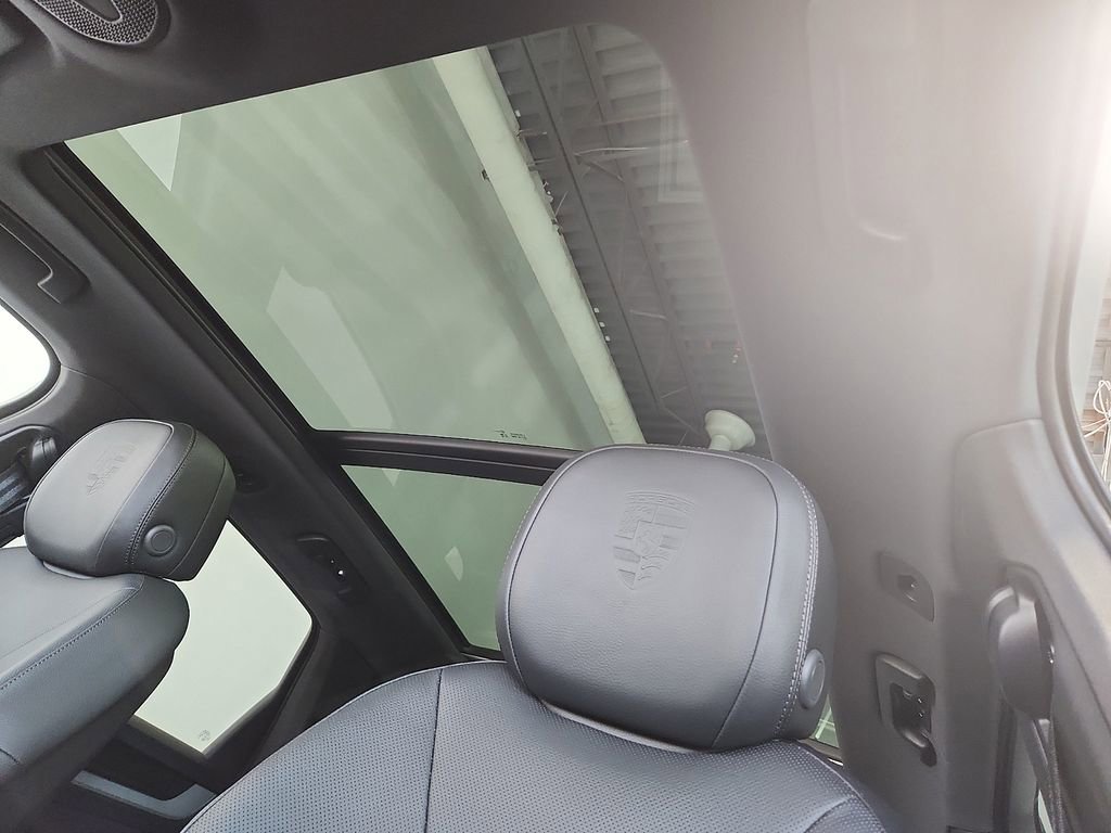 Used 2025 Porsche Cayenne image 14