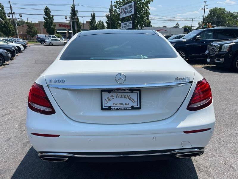 Used 2018 Mercedes-Benz E 300 4MATIC w/ Premium 2 Package (Q02) image 5